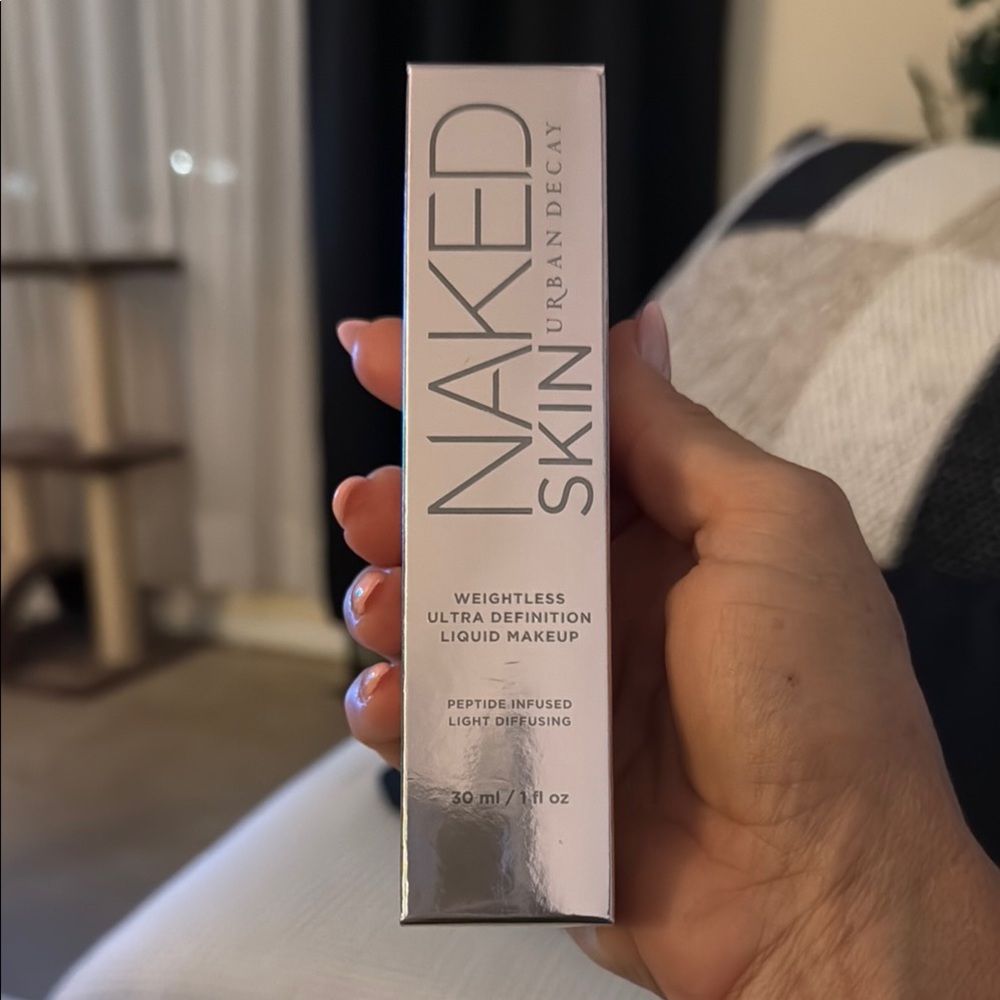 Urban Decay Naked Skin Liquid Makeup - shades 7.75